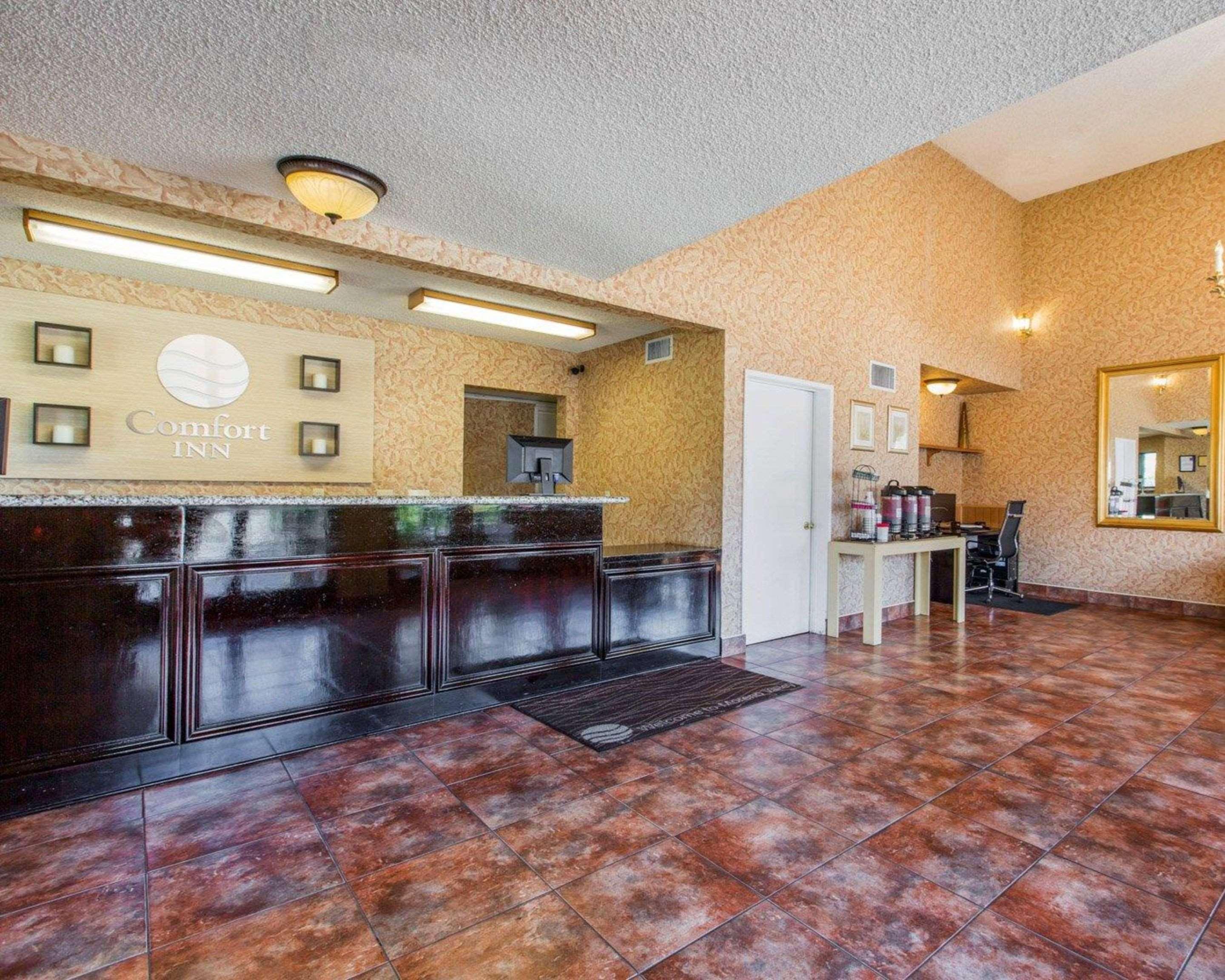 Comfort Inn & Suites Moreno Valley Near March Air Reserve Base Eksteriør bilde