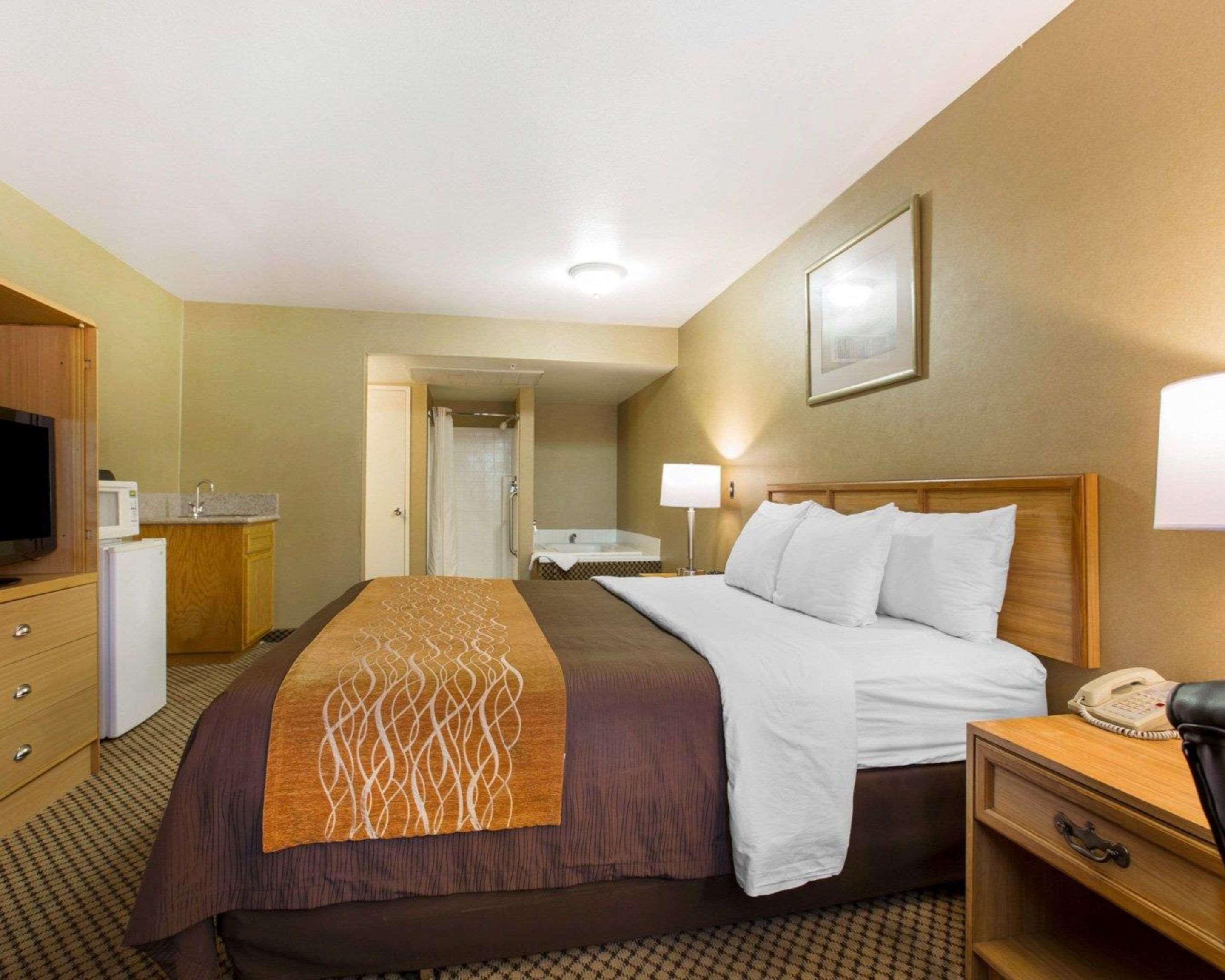 Comfort Inn & Suites Moreno Valley Near March Air Reserve Base Eksteriør bilde