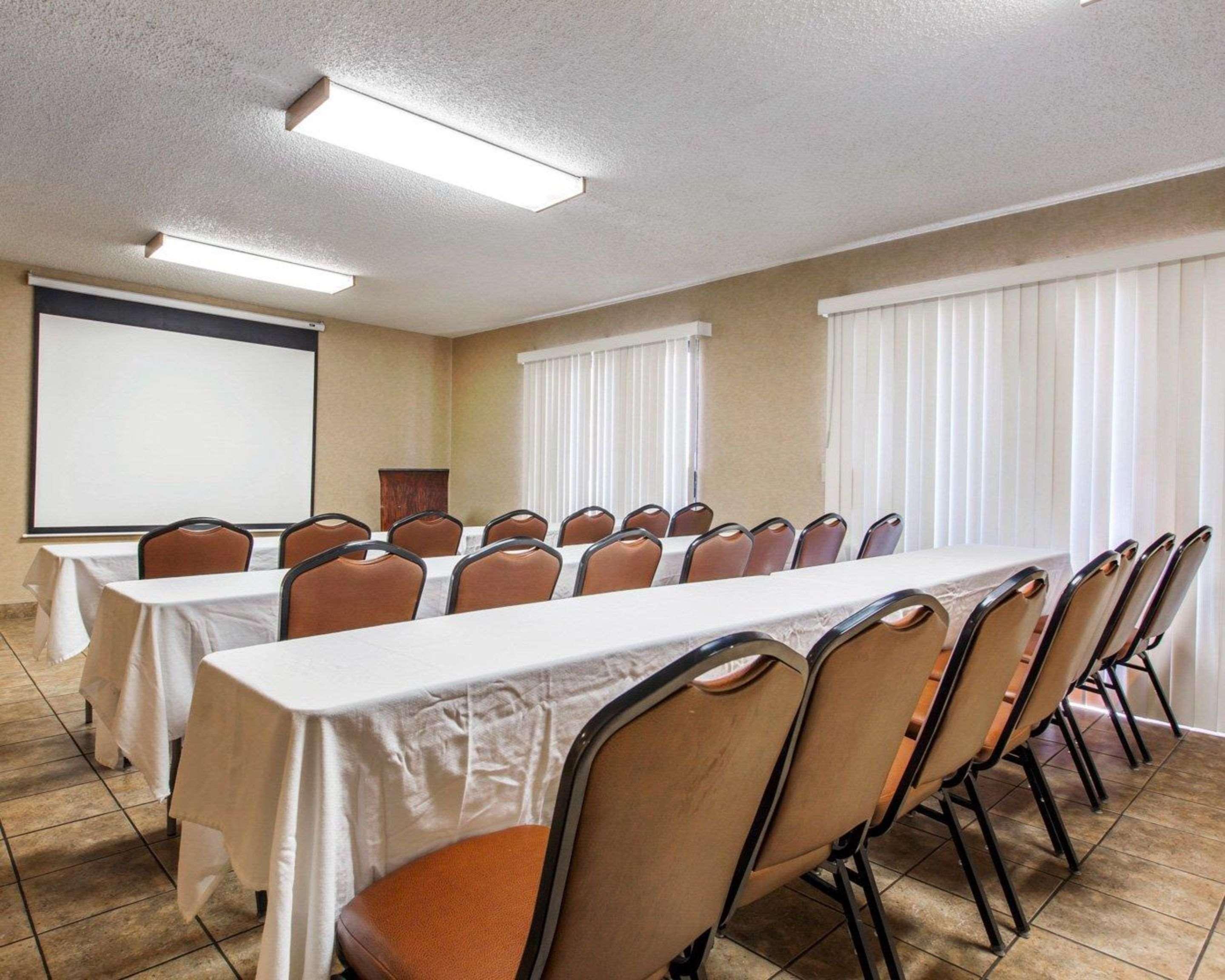 Comfort Inn & Suites Moreno Valley Near March Air Reserve Base Eksteriør bilde