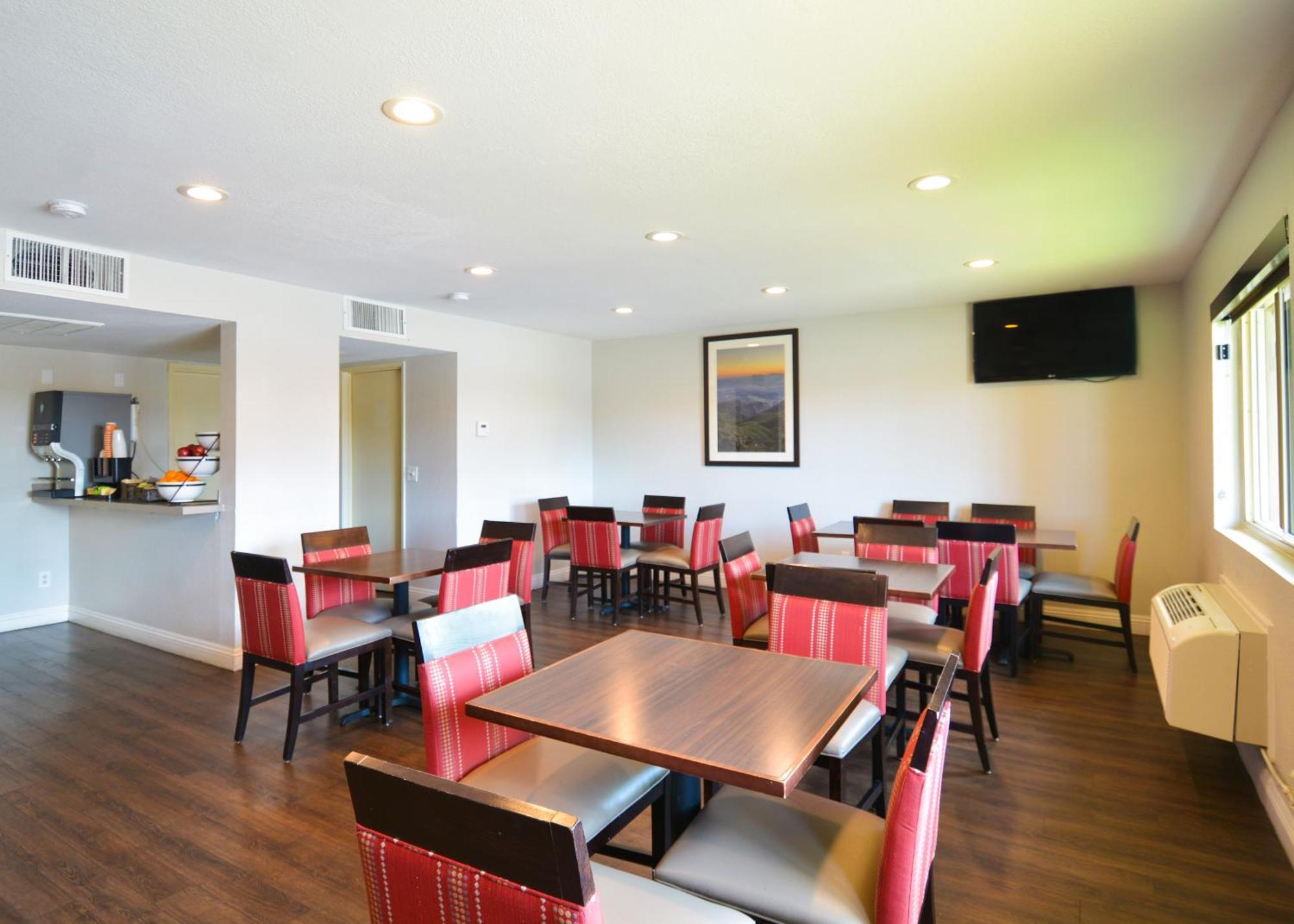 Comfort Inn & Suites Moreno Valley Near March Air Reserve Base Eksteriør bilde