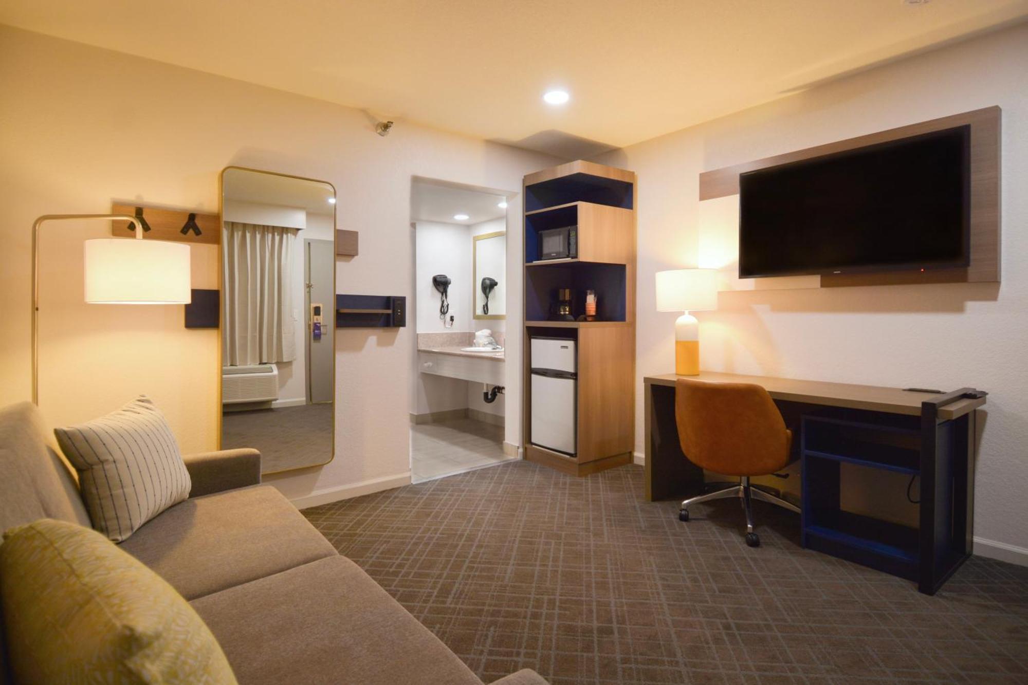 Comfort Inn & Suites Moreno Valley Near March Air Reserve Base Eksteriør bilde