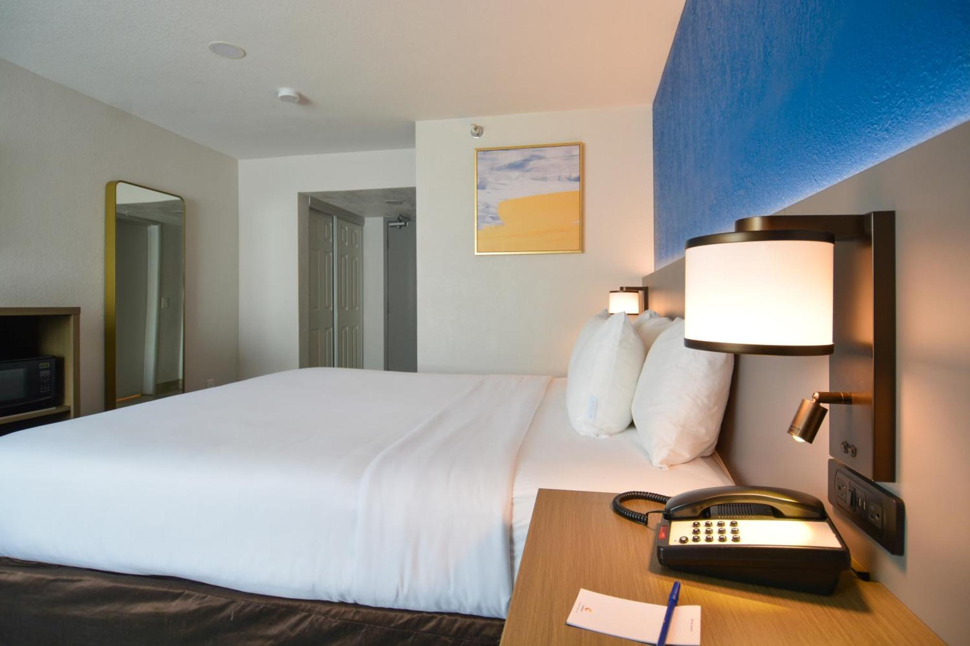 Comfort Inn & Suites Moreno Valley Near March Air Reserve Base Eksteriør bilde