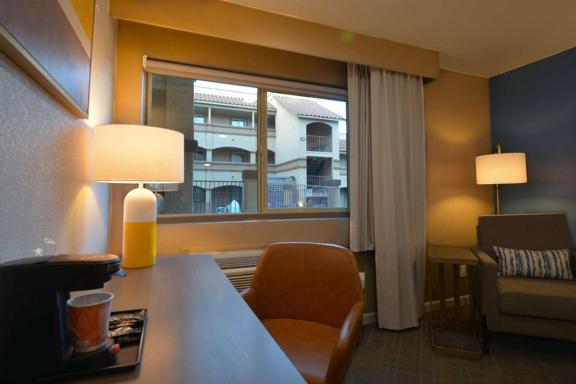 Comfort Inn & Suites Moreno Valley Near March Air Reserve Base Eksteriør bilde
